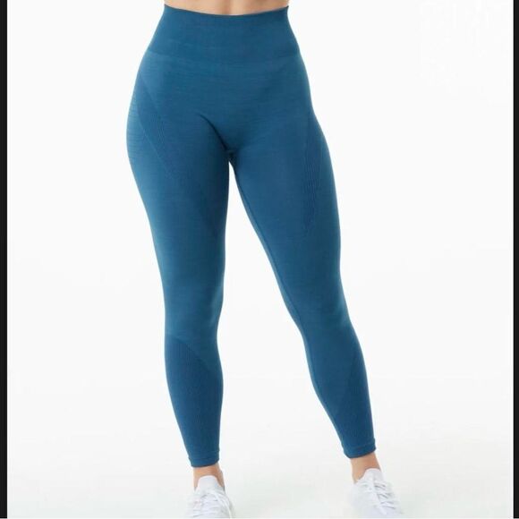 Alphalete Ozon Leggings in Atlantic Blue Small - Picture 2 of 6